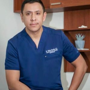 Dr. Moisés Revollo Gomez García Traumatólogo Ortopedista Cochabamba