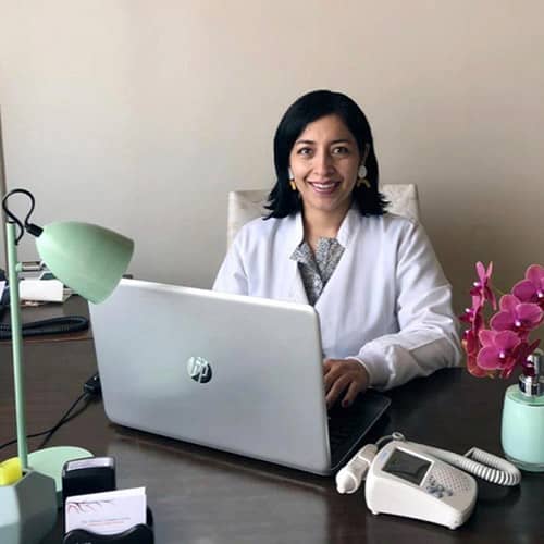Dra. Adriana Campero Urcullo - Angiologa y Cirugía Cardiovascular