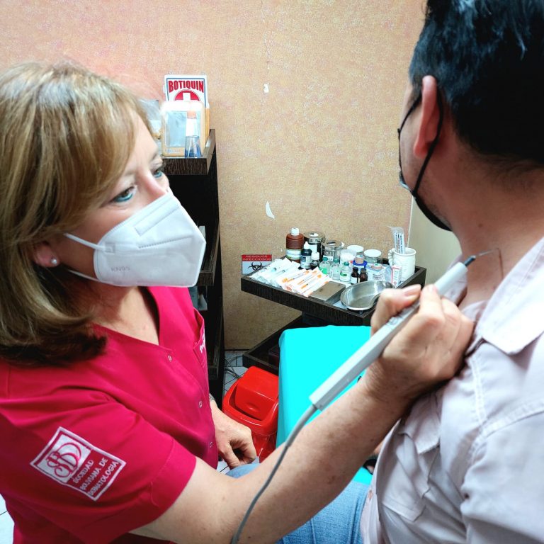 Dra. Carolina Acha Morato Dermatologa Cochabamba 2